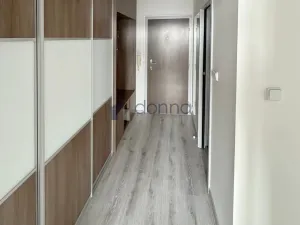 Pronájem bytu 2+kk, Praha, Konstantinova, 42 m2