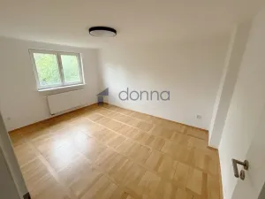 Pronájem bytu 2+1, Praha, Mikšovského, 57 m2