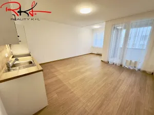 Pronájem bytu 1+kk, Praha, U Pergamenky, 38 m2
