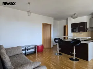 Pronájem bytu 2+kk, Karlovy Vary, Na Vyhlídce, 52 m2