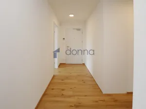 Pronájem bytu 3+kk, Praha, Závišova, 89 m2