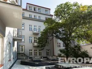 Pronájem bytu 2+kk, Praha - Karlín, Peckova, 55 m2