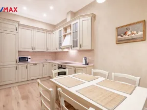 Prodej bytu 3+1, Karlovy Vary, Dr. Davida Bechera, 124 m2