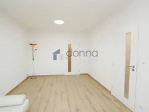 Pronájem bytu 3+1, Praha, Jahodová, 80 m2