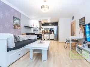 Pronájem bytu 2+kk, Praha, Chlebovická, 53 m2