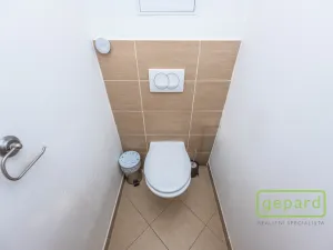 Pronájem bytu 2+kk, Praha, Chlebovická, 53 m2