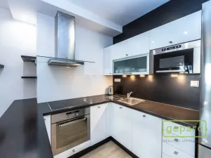 Pronájem bytu 2+kk, Praha, Chlebovická, 53 m2