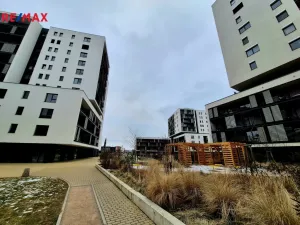 Pronájem garážového stání, Praha - Modřany, Mezi vodami, 15 m2