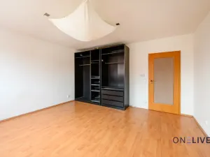 Pronájem bytu 3+1, Praha - Holešovice, Jateční, 89 m2