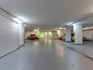 Prodej garážového stání, Praha, náměstí Přátelství, 25 m2