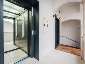 Pronájem bytu 2+kk, Praha - Malá Strana, Vlašská, 94 m2