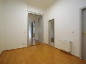 Pronájem kanceláře, Praha - Smíchov, Štefánikova, 70 m2