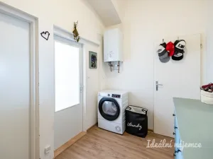 Pronájem bytu 2+kk, Praha - Karlín, Březinova, 50 m2