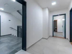 Pronájem bytu 2+kk, Praha - Vysočany, 55 m2