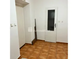 Pronájem bytu 2+1, Cheb, Hálkova, 52 m2