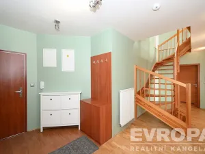 Pronájem bytu 2+kk, Praha - Podolí, Nedvědovo náměstí, 105 m2