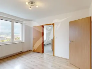 Pronájem bytu 2+1, Hrádek, 1. Máje, 50 m2