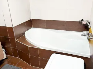 Pronájem bytu 3+kk, Praha - Strašnice, Zvěřinova, 78 m2