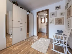 Pronájem bytu 3+kk, Jesenice, V Lázních, 93 m2