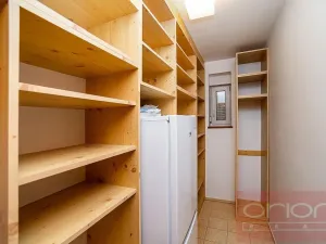 Pronájem rodinného domu, Praha - Řeporyje, Draženovská, 250 m2