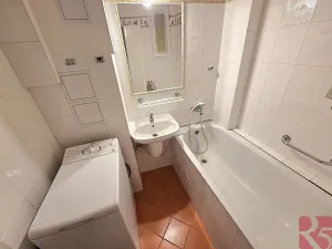 Pronájem bytu 3+kk, Praha - Holešovice, Poupětova, 60 m2