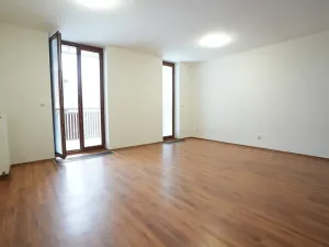 Pronájem bytu 1+kk, Beroun, U Židovského hřbitova, 41 m2