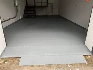 Pronájem obchodního prostoru, Praha - Horní Počernice, Komárovská, 210 m2