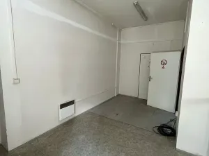 Pronájem výrobních prostor, Praha - Horní Počernice, Komárovská, 210 m2