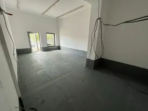 Pronájem výrobních prostor, Praha - Horní Počernice, Komárovská, 210 m2