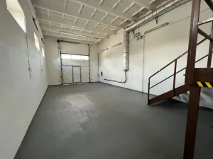 Pronájem skladu, Praha - Horní Počernice, Komárovská, 210 m2