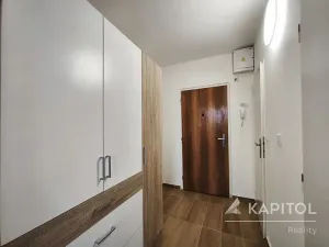 Pronájem bytu 1+1, Praha - Kobylisy, Šimůnkova, 31 m2