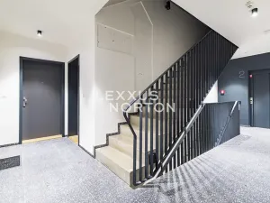 Pronájem bytu 2+kk, Praha - Karlín, Sokolovská, 52 m2