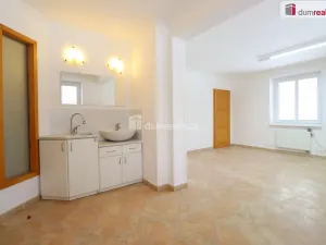 Pronájem komerční nemovitosti, Karlovy Vary - Rybáře, Severní, 84 m2