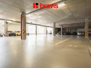 Pronájem garáže, Brno - Líšeň, Sedláčkova, 13 m2