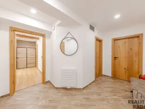 Prodej obchodního prostoru, Jeseník, nám. Svobody, 356 m2