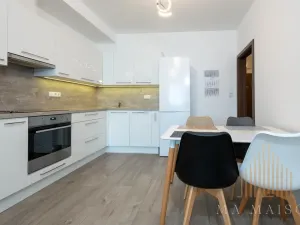 Pronájem bytu 2+kk, Praha - Střížkov, Lovosická, 52 m2