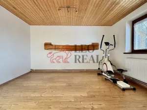 Prodej rodinného domu, Lopeník, 250 m2