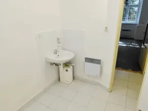 Pronájem kanceláře, Praha - Bubeneč, Eliášova, 25 m2