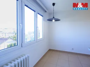 Pronájem bytu 1+1, Plzeň - Doubravka, Železničářská, 41 m2
