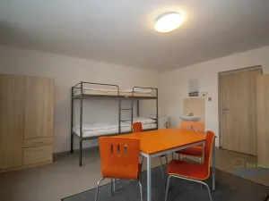 Pronájem ubytování, Přerov nad Labem, 445 m2