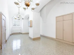 Pronájem komerční nemovitosti, Praha - Hradčany, Hradčanské náměstí, 106 m2