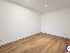 Pronájem bytu 2+kk, Praha, Hvězdova, 42 m2