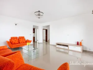 Pronájem bytu 4+1, Šestajovice, Sukova, 204 m2