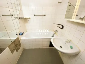 Prodej bytu 3+1, Praha - Řepy, Na chobotě, 77 m2