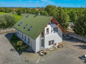 Prodej komerční nemovitosti, Vojkovice, 12027 m2