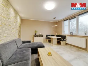 Prodej bytu 3+1, Valy, Pod Lesem, 64 m2