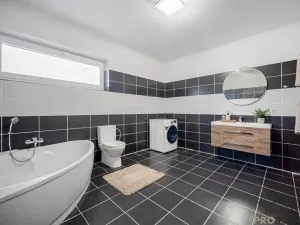 Prodej rodinného domu, Choltice, 200 m2