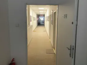 Pronájem komerční nemovitosti, Praha - Zličín, Strojírenská, 500 m2