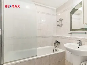 Pronájem bytu 2+kk, Praha - Vysočany, Podkovářská, 54 m2