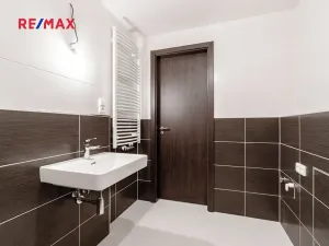 Prodej bytu 2+kk, Praha - Prosek, Čakovická, 43 m2